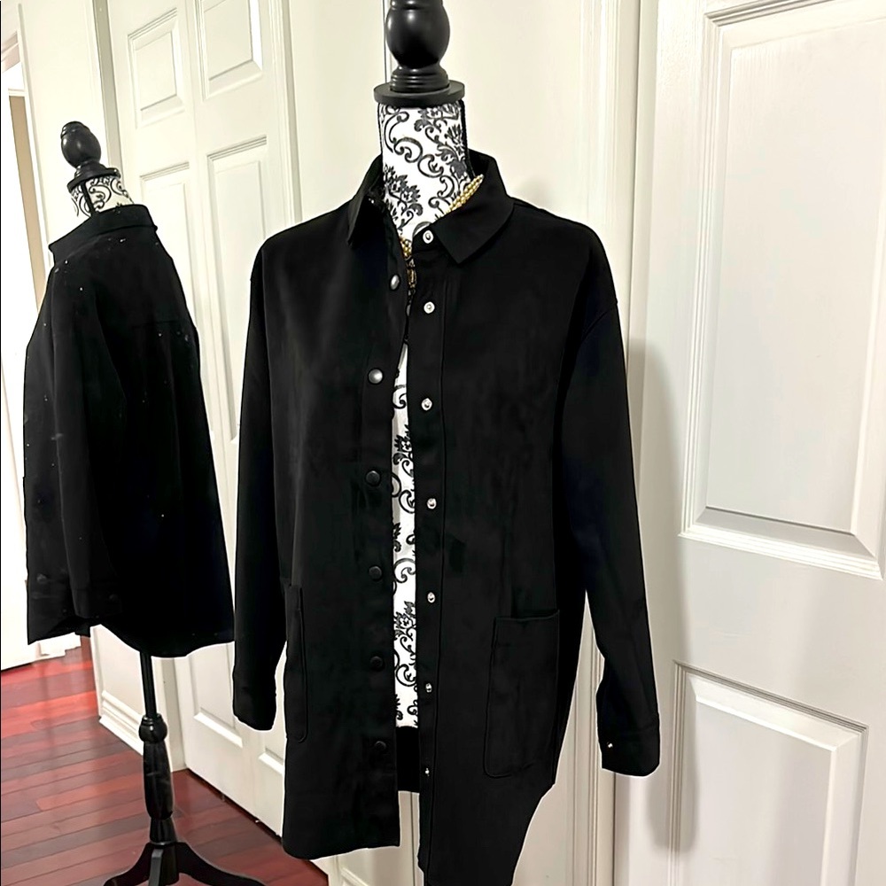 Well Worn Women’s Black Jacket/Shirt